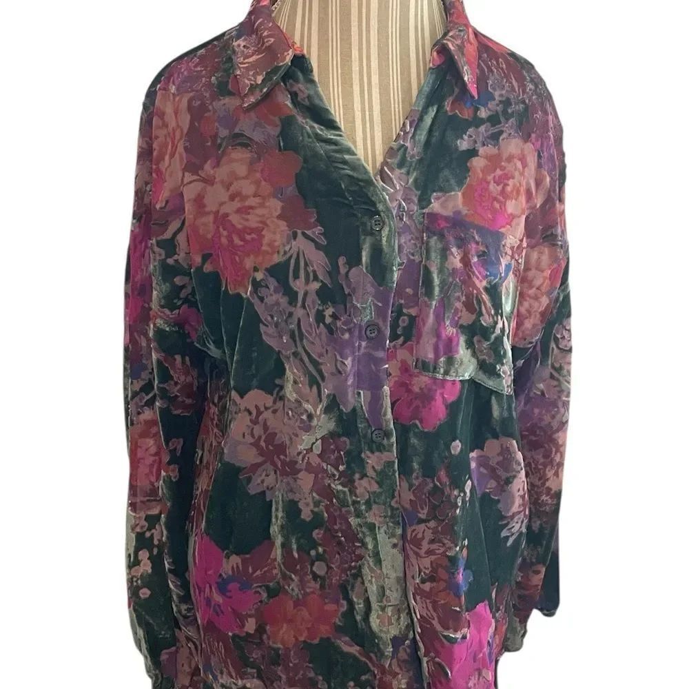 Velvet Floral Button-Up Blouse in Deep Green and Pink